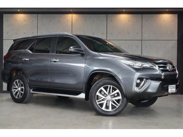 2018 Toyota Fortuner 2.8 V 4WD SUV AT (ปี 15-18) B5835
